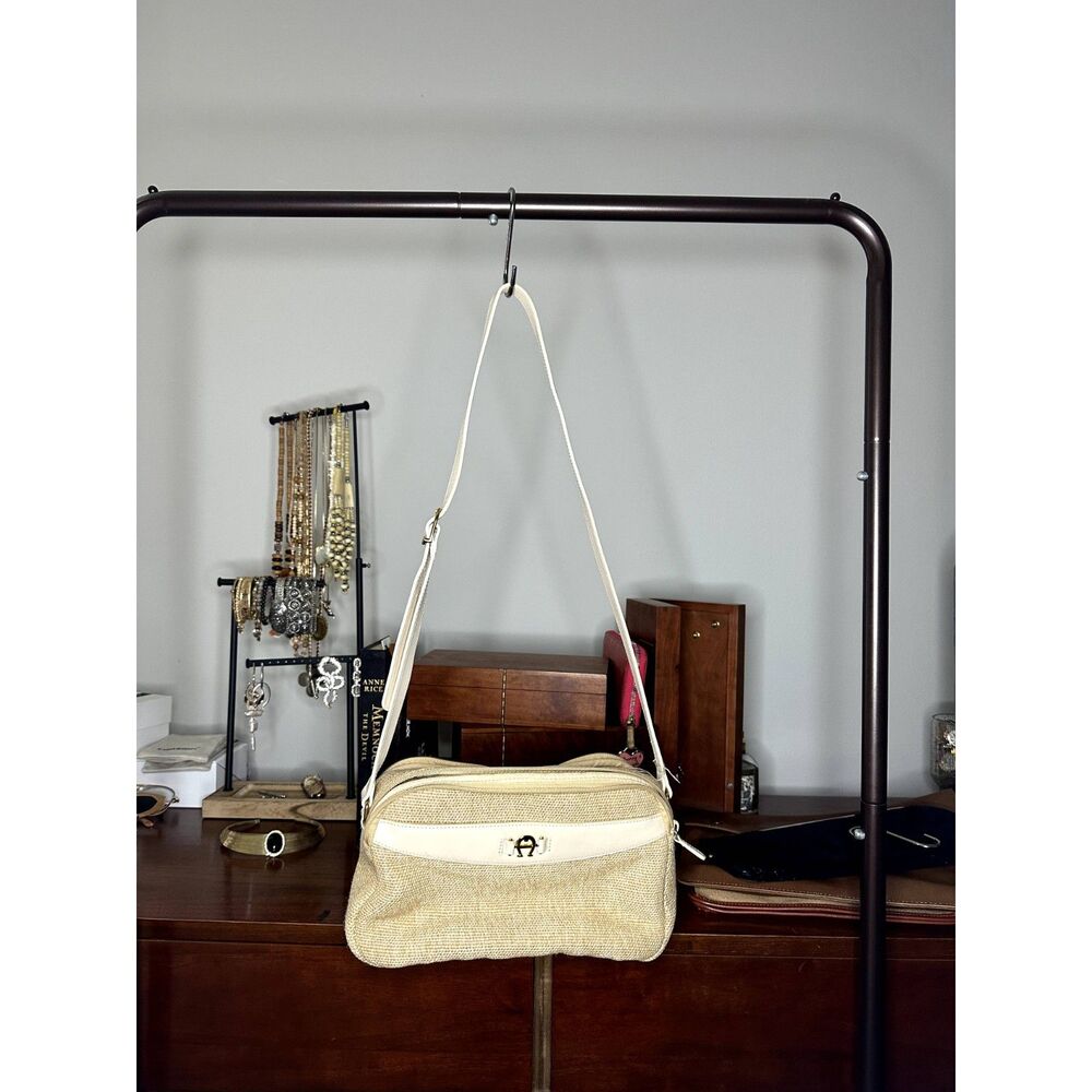 Etienne Aigner Shoulder bag off white gold details